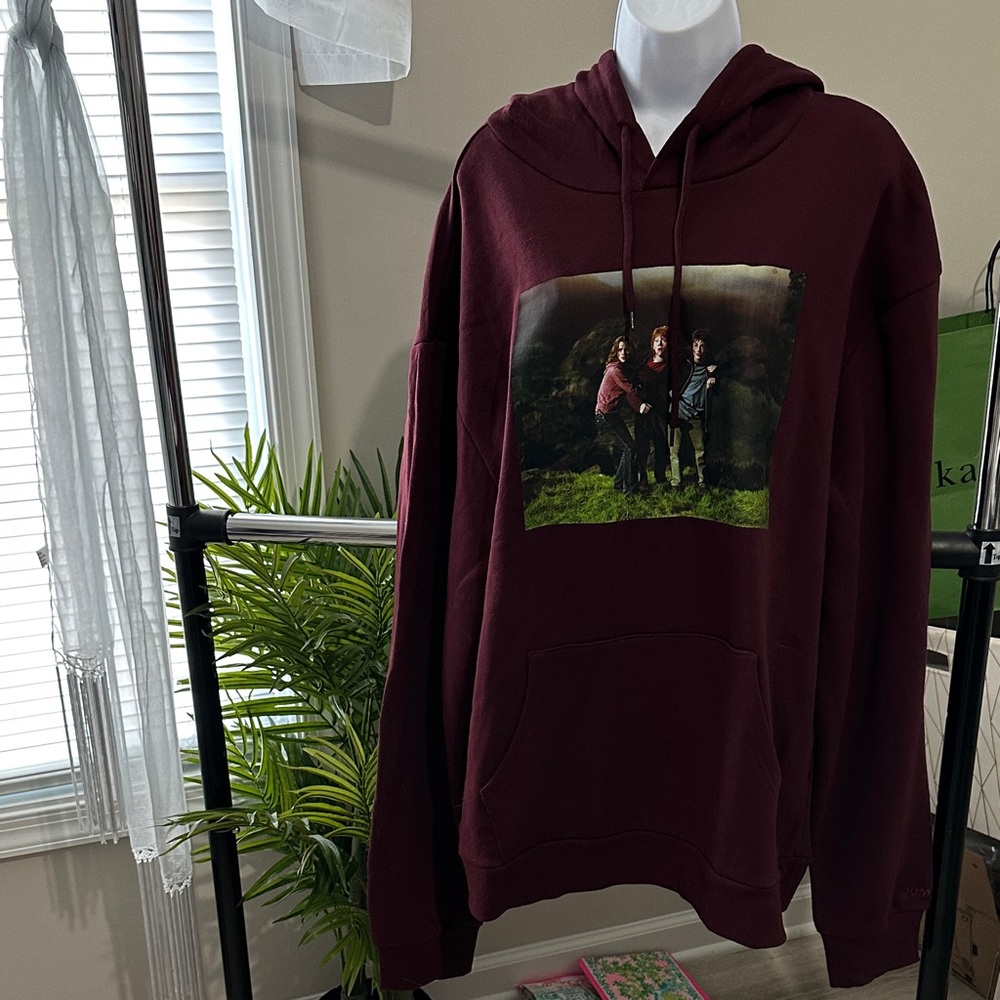 Men's Burgundy Graphic Pullover Hoodie